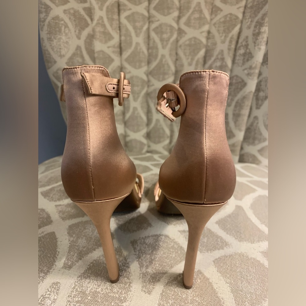 Jessica Simpson Champagne colored high heels - Picture 6 of 10